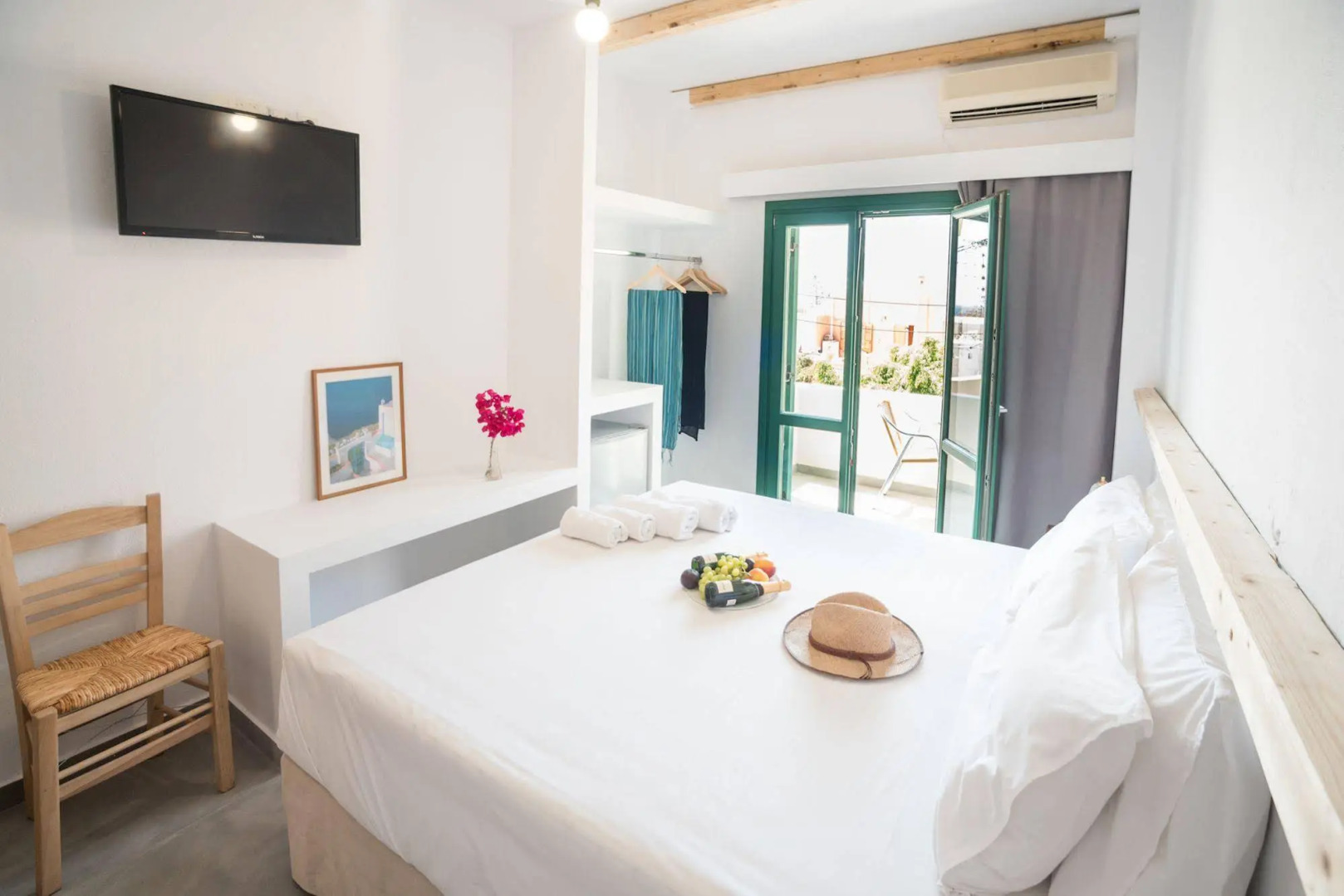 Photo - Ifestia Hotel