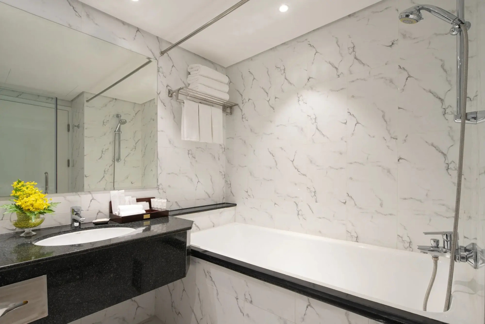 Photo - Windsor Plaza Hotel