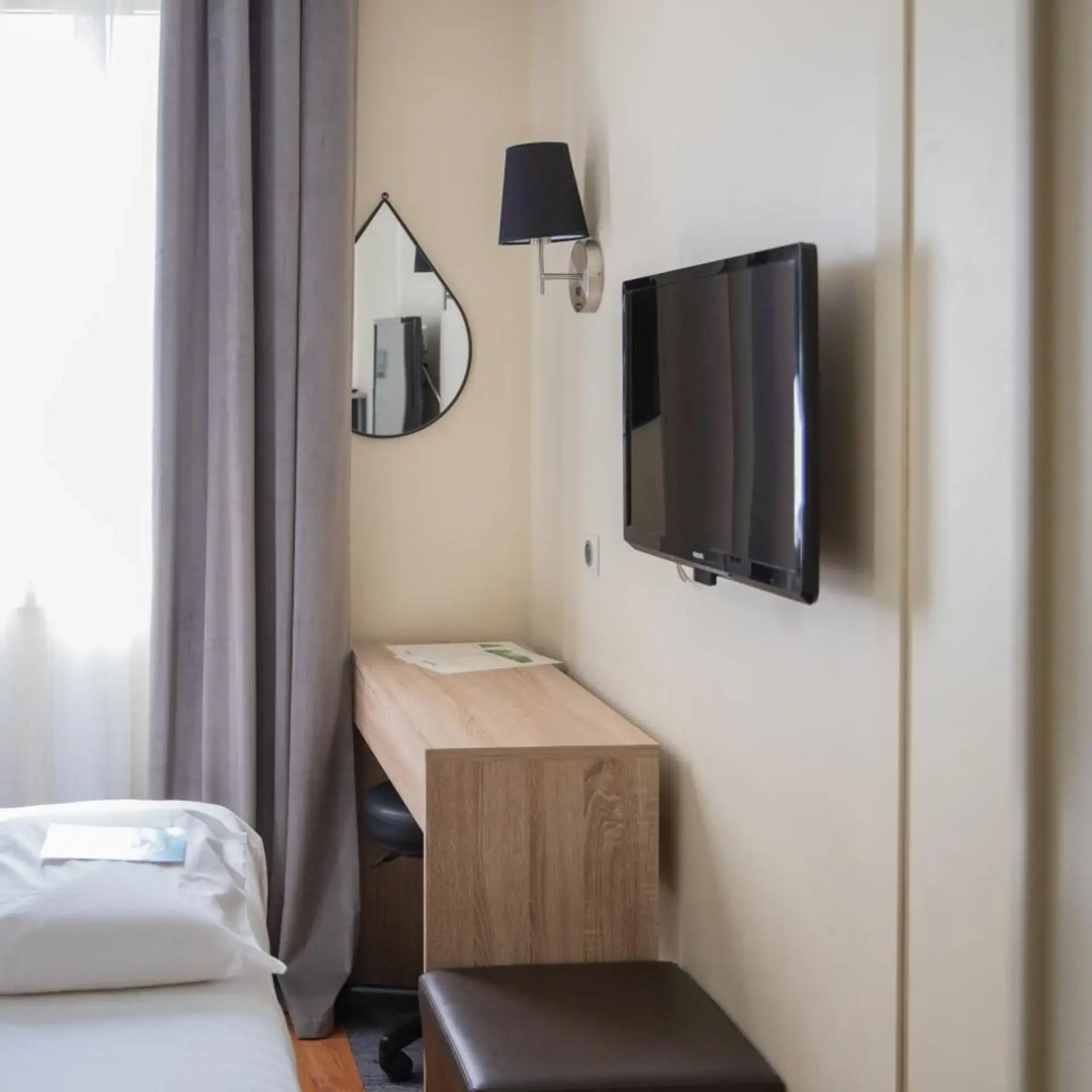 Foto - Brit Hotel Confort Nîmes Ouest - A9 sortie 25