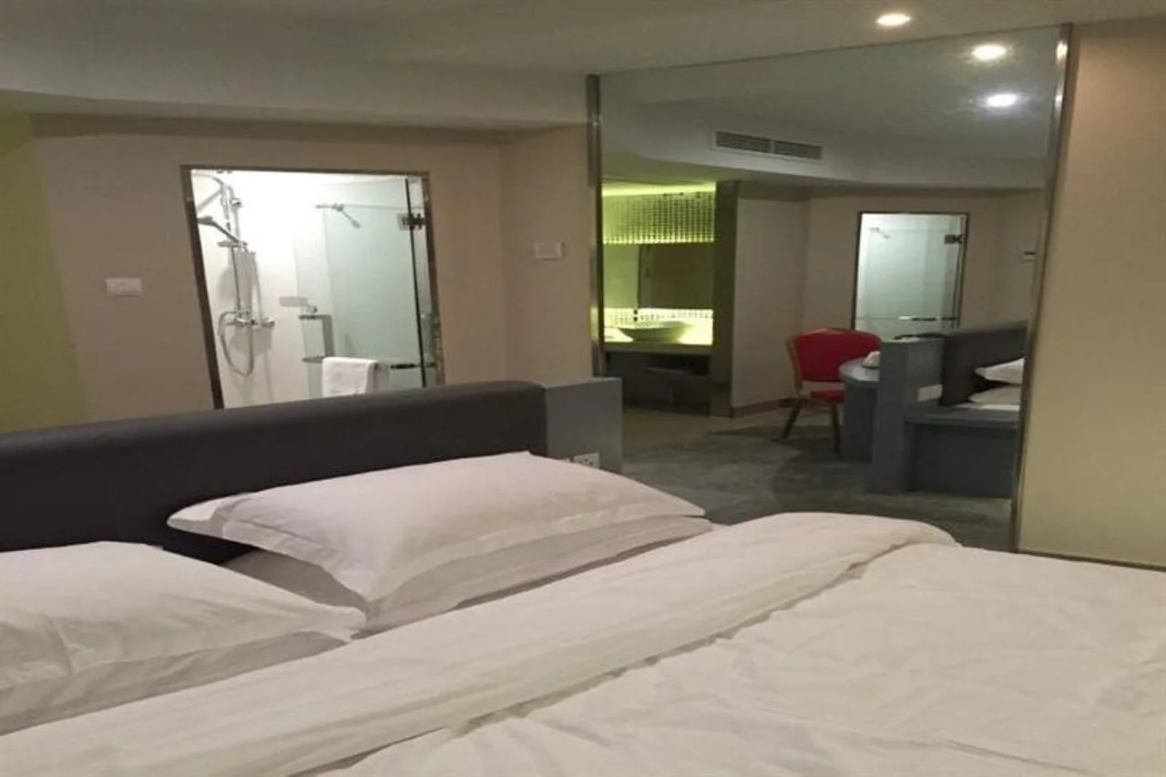 Home Inn (Jinhua Municipal Government Bayi South Street Subway Station)