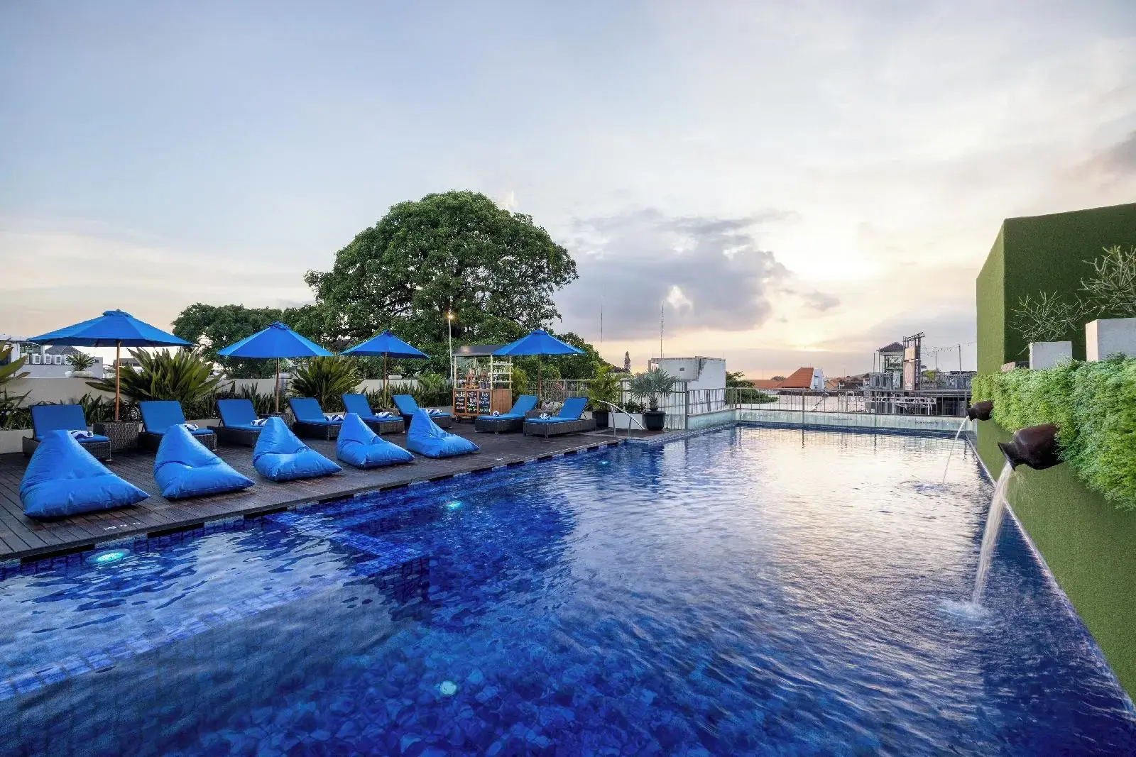 Photo - J4 Hotels Legian