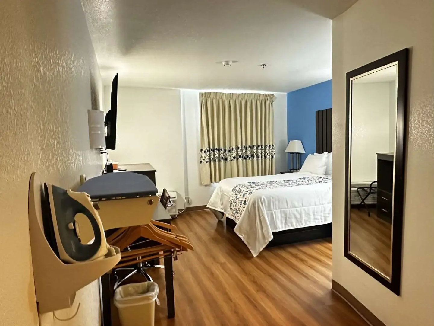 Foto - SureStay Plus Hotel by Best Western Niagara Falls East
