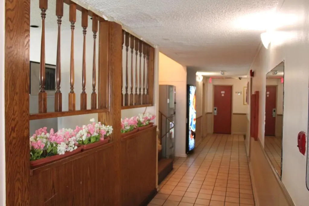 Photo - Grand Inn