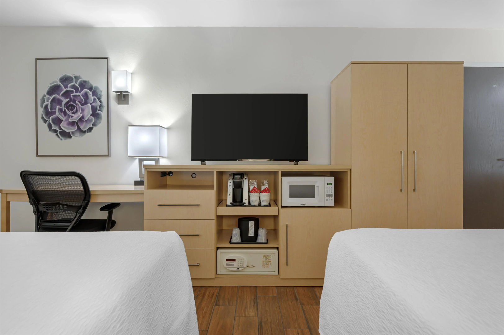 Photo - Best Western Plus South Coast Inn