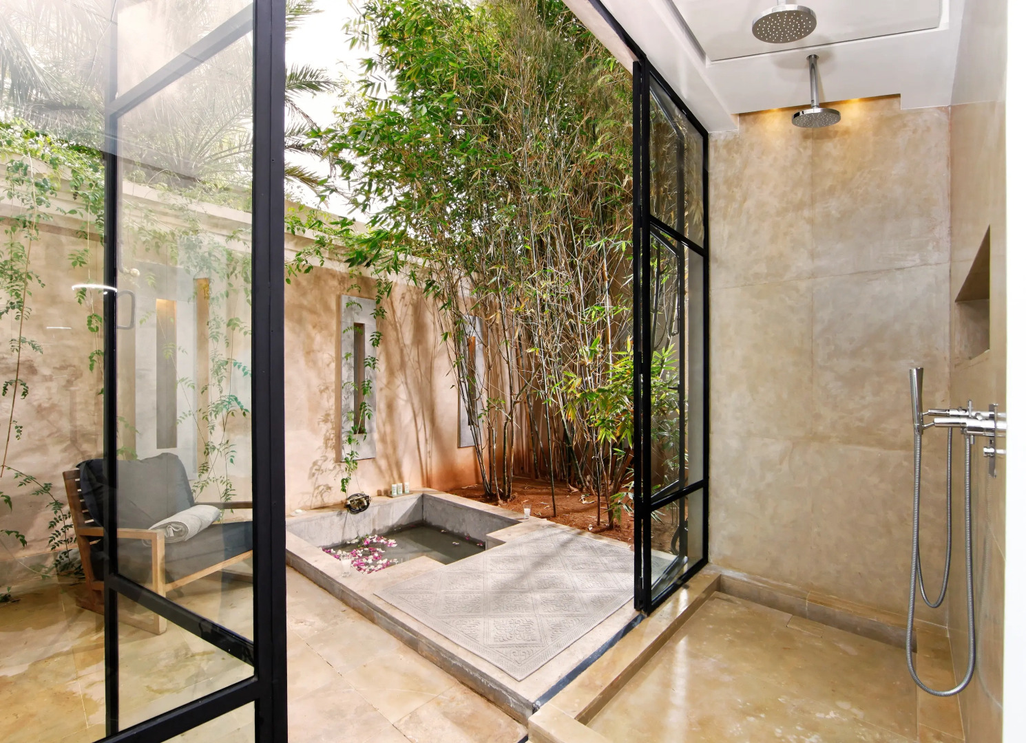 Photo - Palais Namaskar