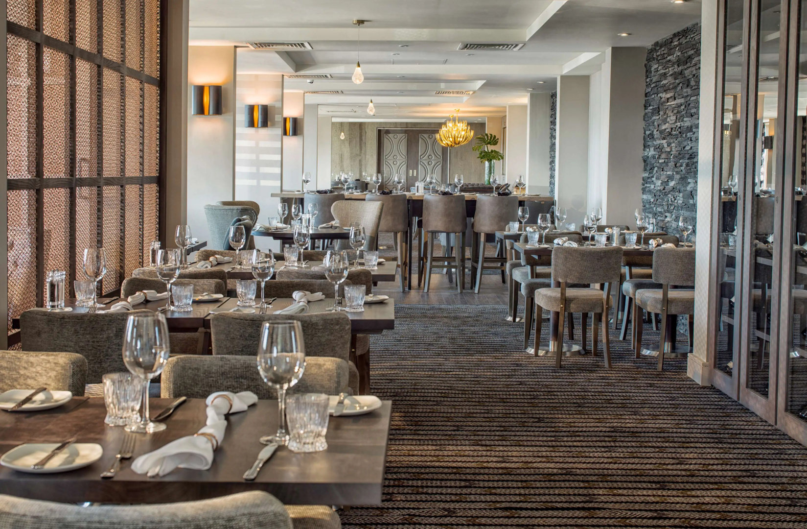 Photo - Boulevard Hotel