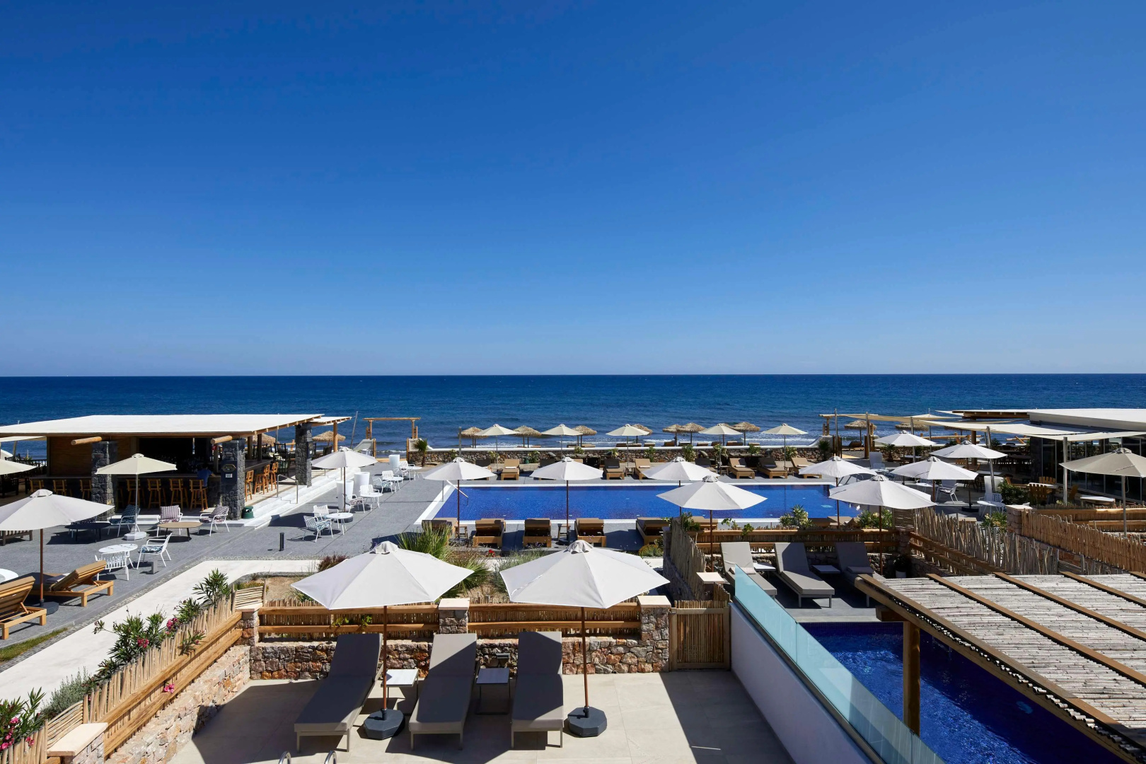 Foto - Sea Breeze Santorini Beach Resort, Curio Collection Hilton