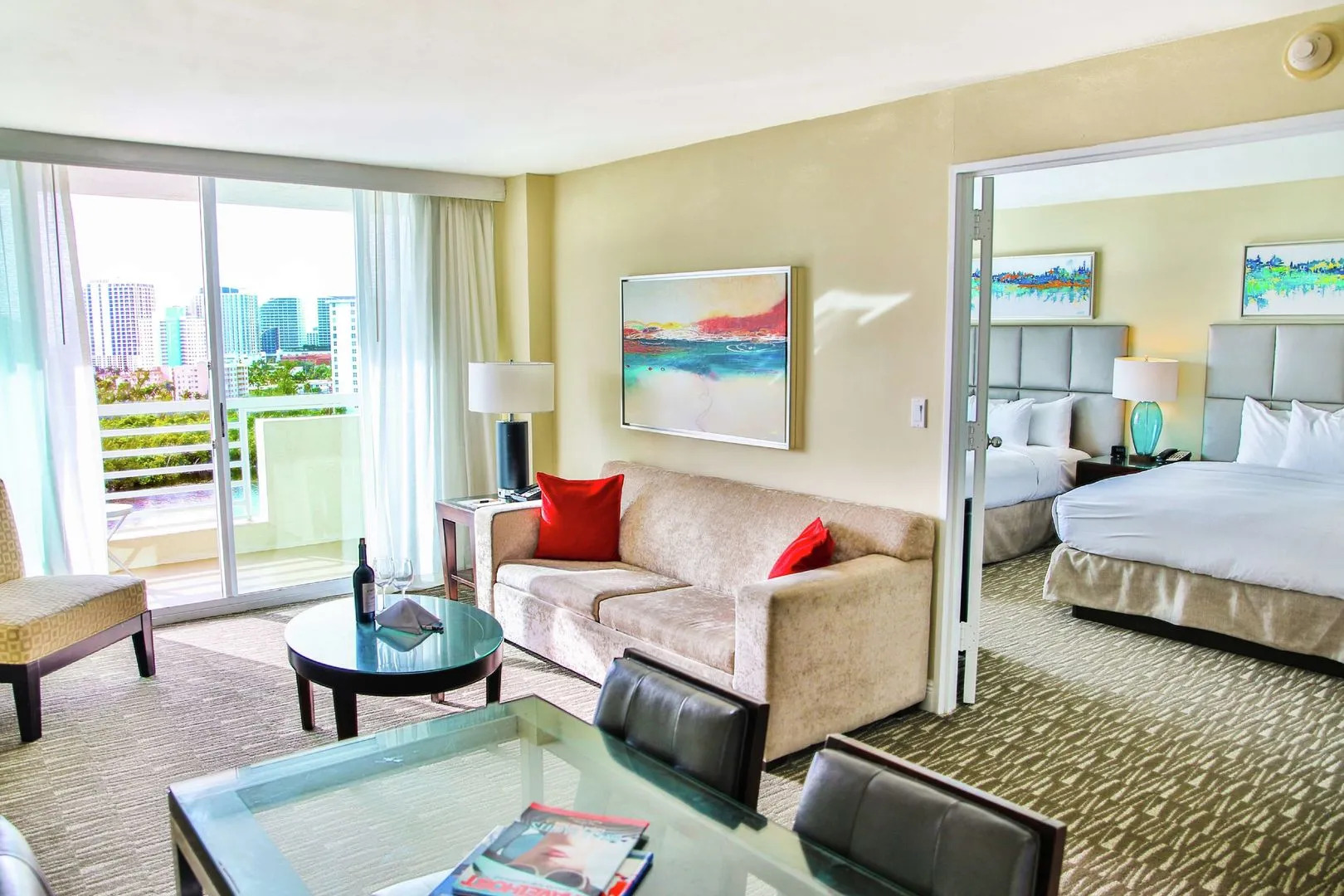 Foto - GALLERY One - A DoubleTree Suites by Hilton Hotel