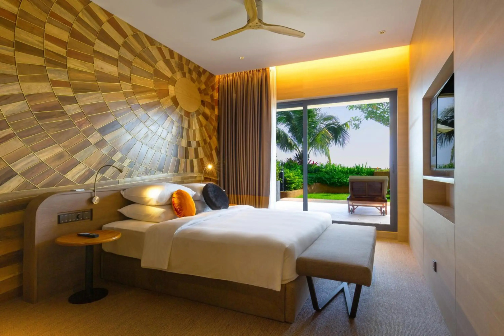 Photo - SUN & MOON, Riverside Hotel