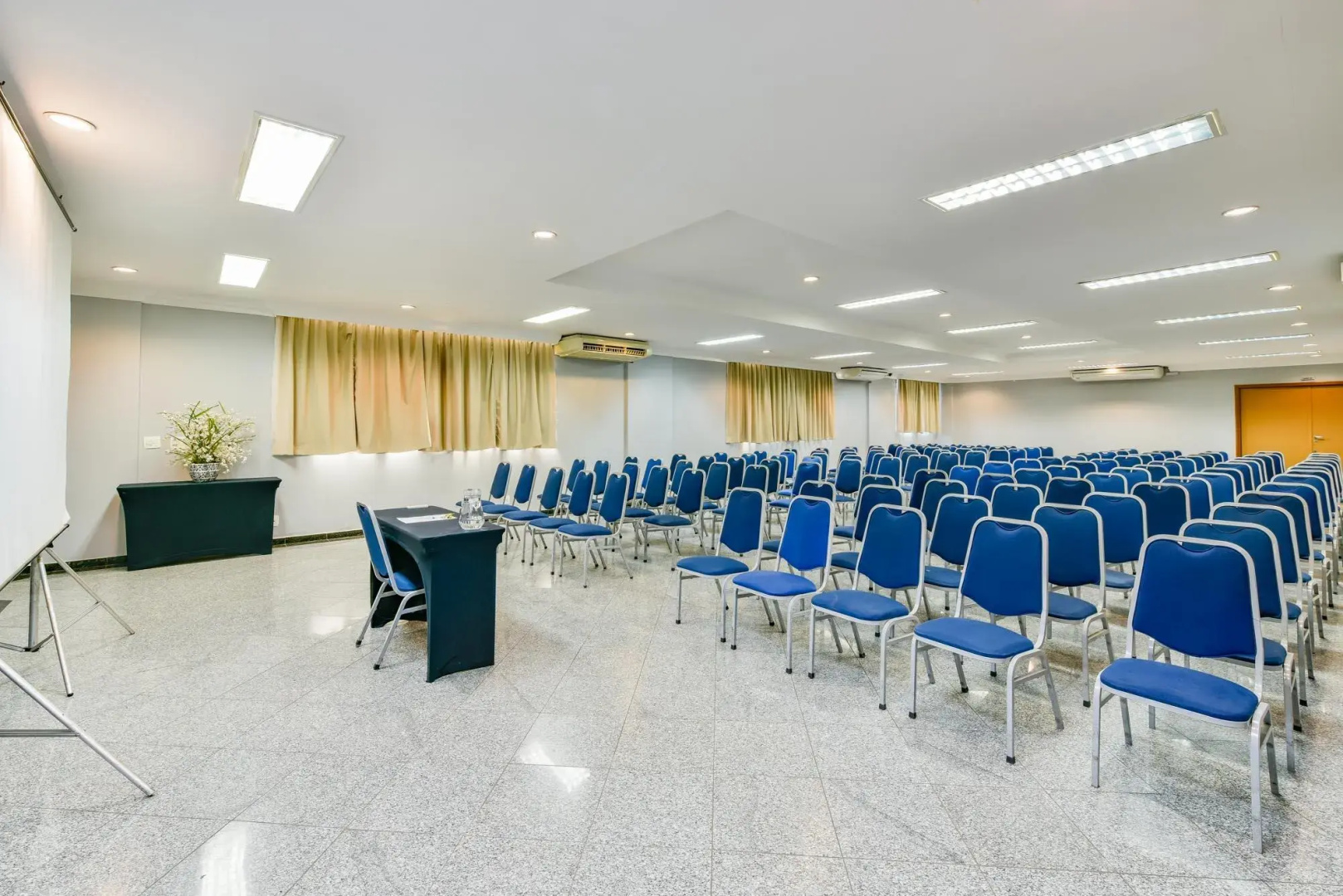 Foto - Plaza Inn Executive - Setor Oeste