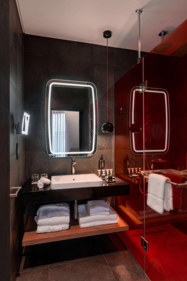 Photo - Radisson RED Hotel Johannesburg Rosebank