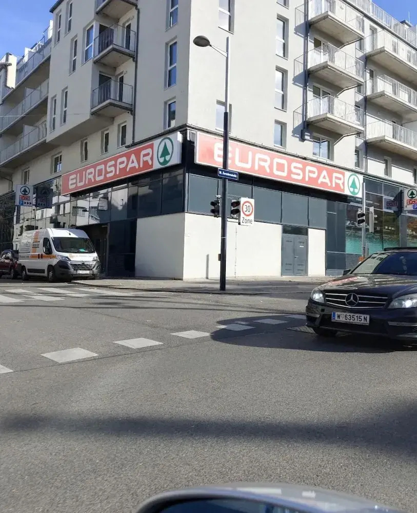 Photo - Favorit-Rooms Direkt Metro-U1 best connection to Centralstation and City-Center