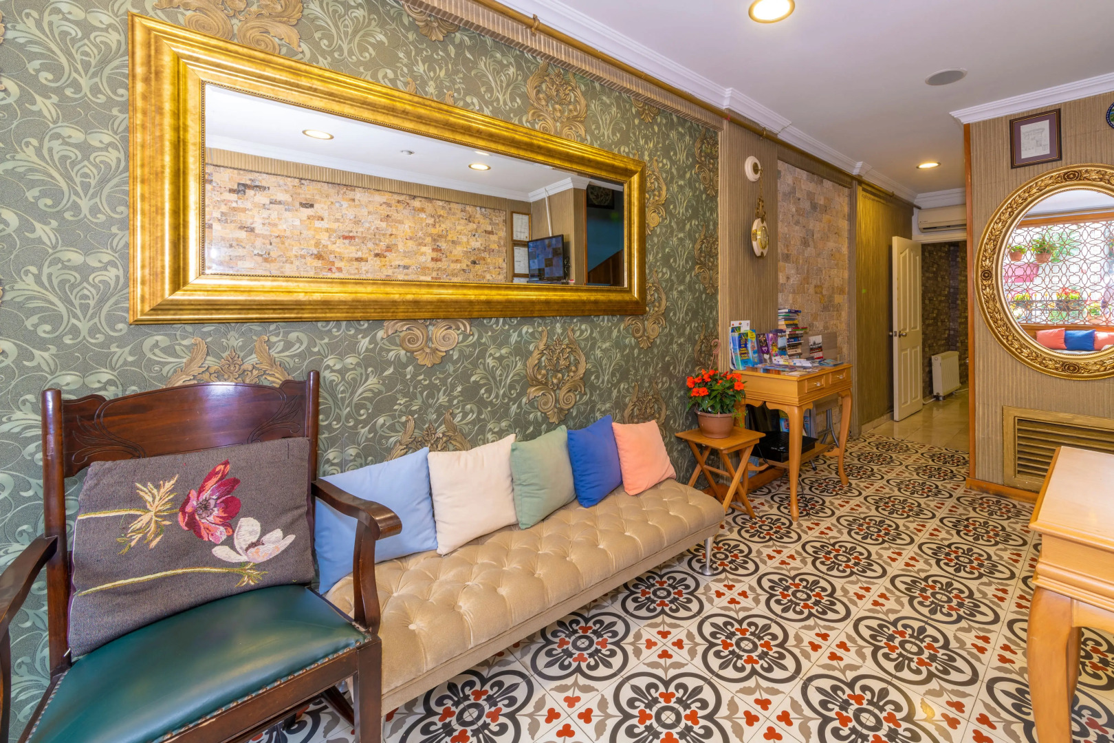 Photo - Walnut Shell Hotel