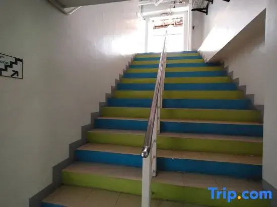 Foto - Yuj Inn Pasay