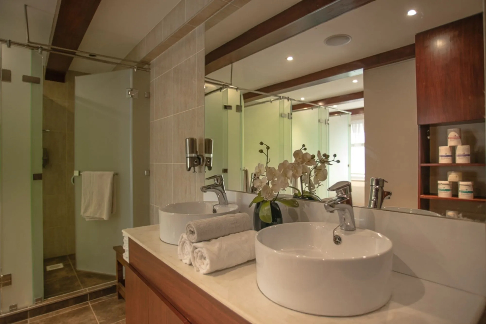 Photo - Cloud Hotel & Suites