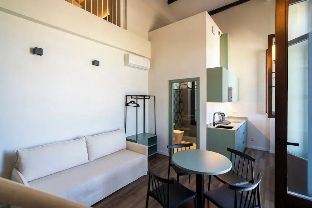 Foto - VLC HOST - Reina 168