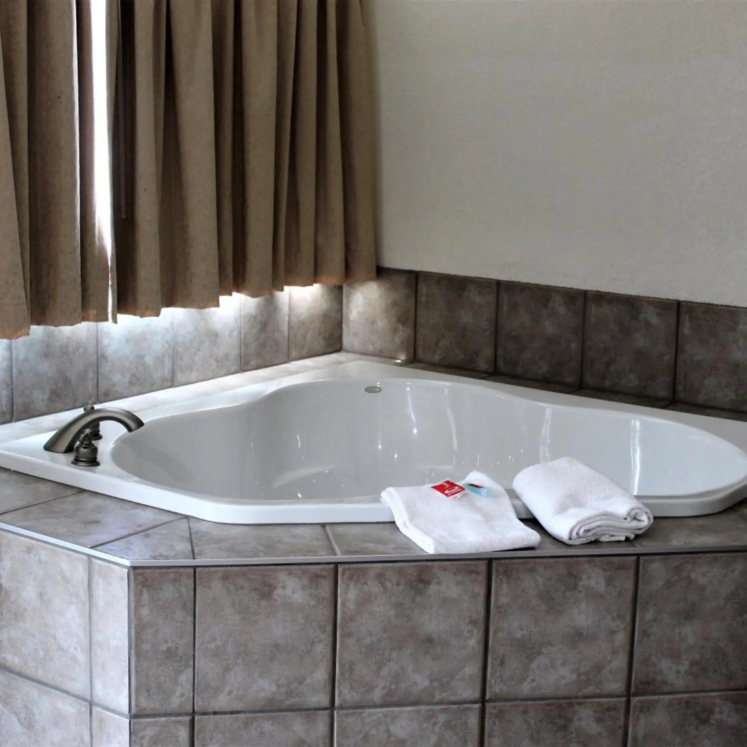 Photo - Econo Lodge Inn & Suites On The River