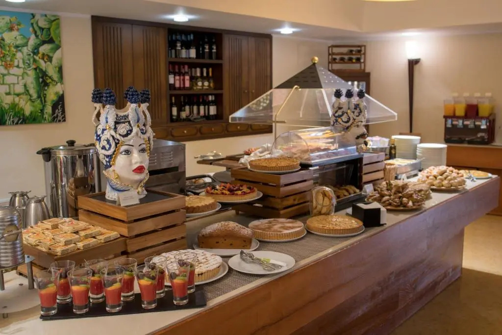 Photo - Artemis Hotel