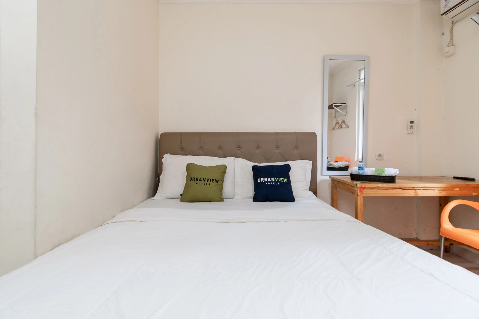 Foto - Urbanview Hotel Minongga Pondok Labu by RedDoorz