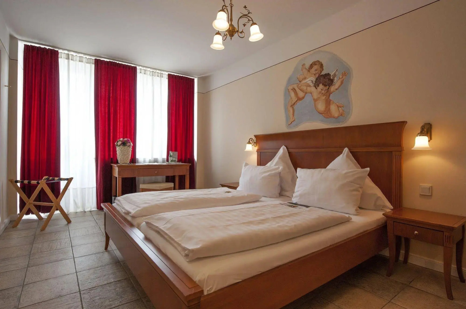 Photo - XII Apostel Albergo