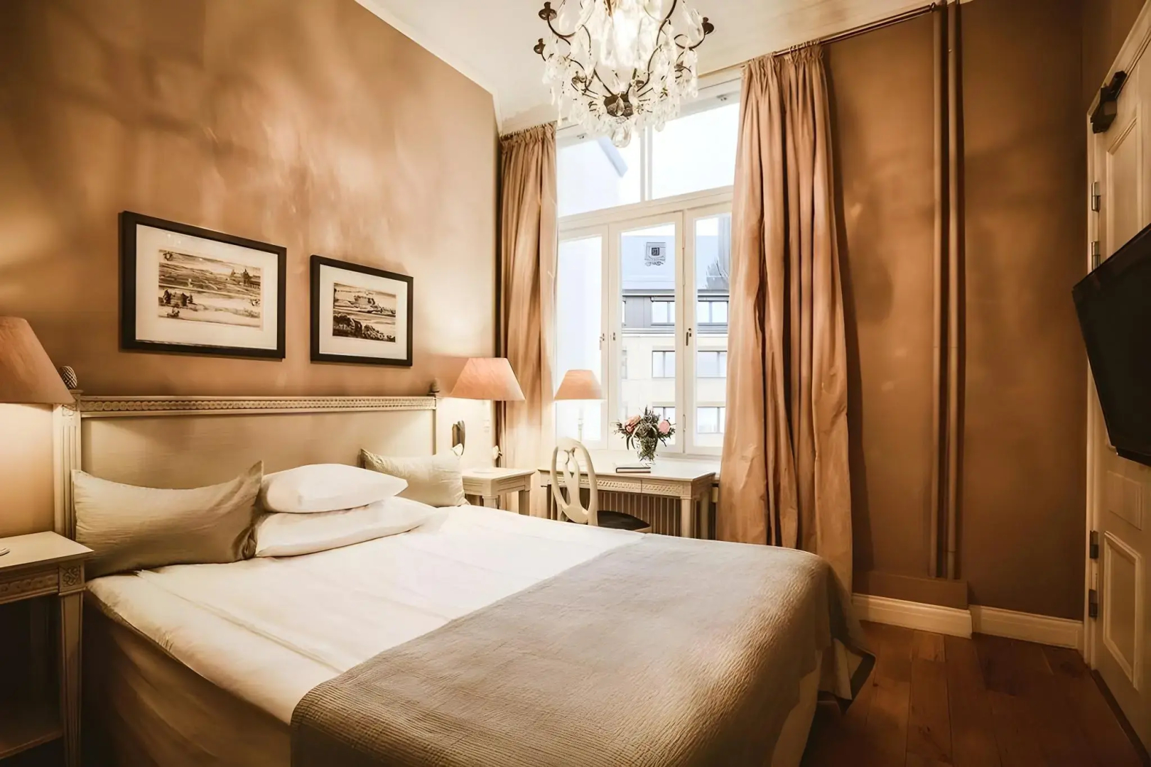 Photo - The Sparrow Hotel