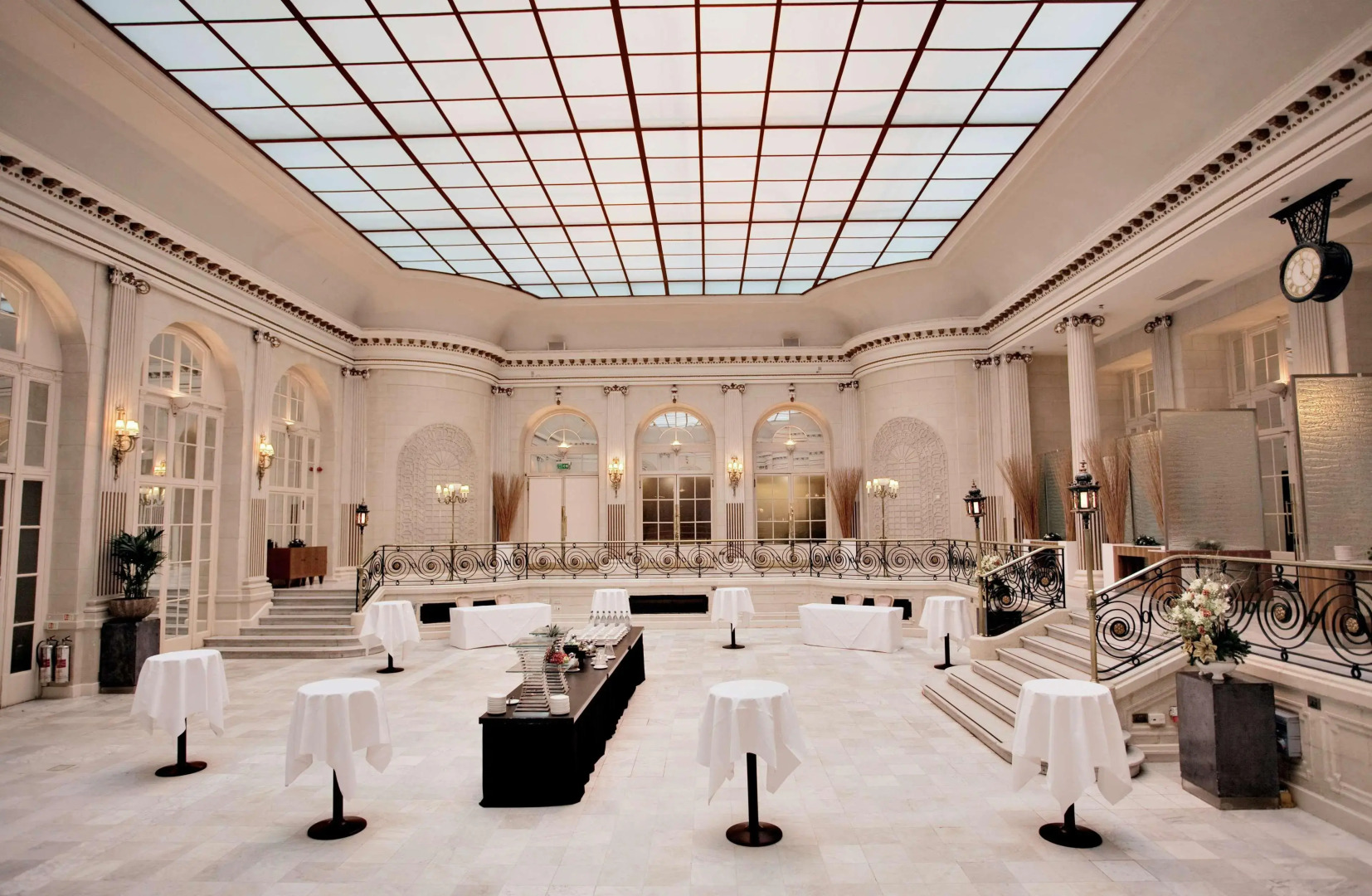 Photo - The Waldorf Hilton