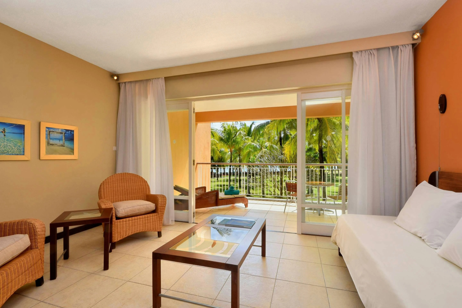 Photo - Victoria Beachcomber Resort & Spa