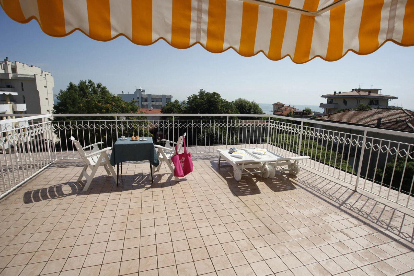 Photo - Hotel Villa dei Fiori - sul mare con piscina