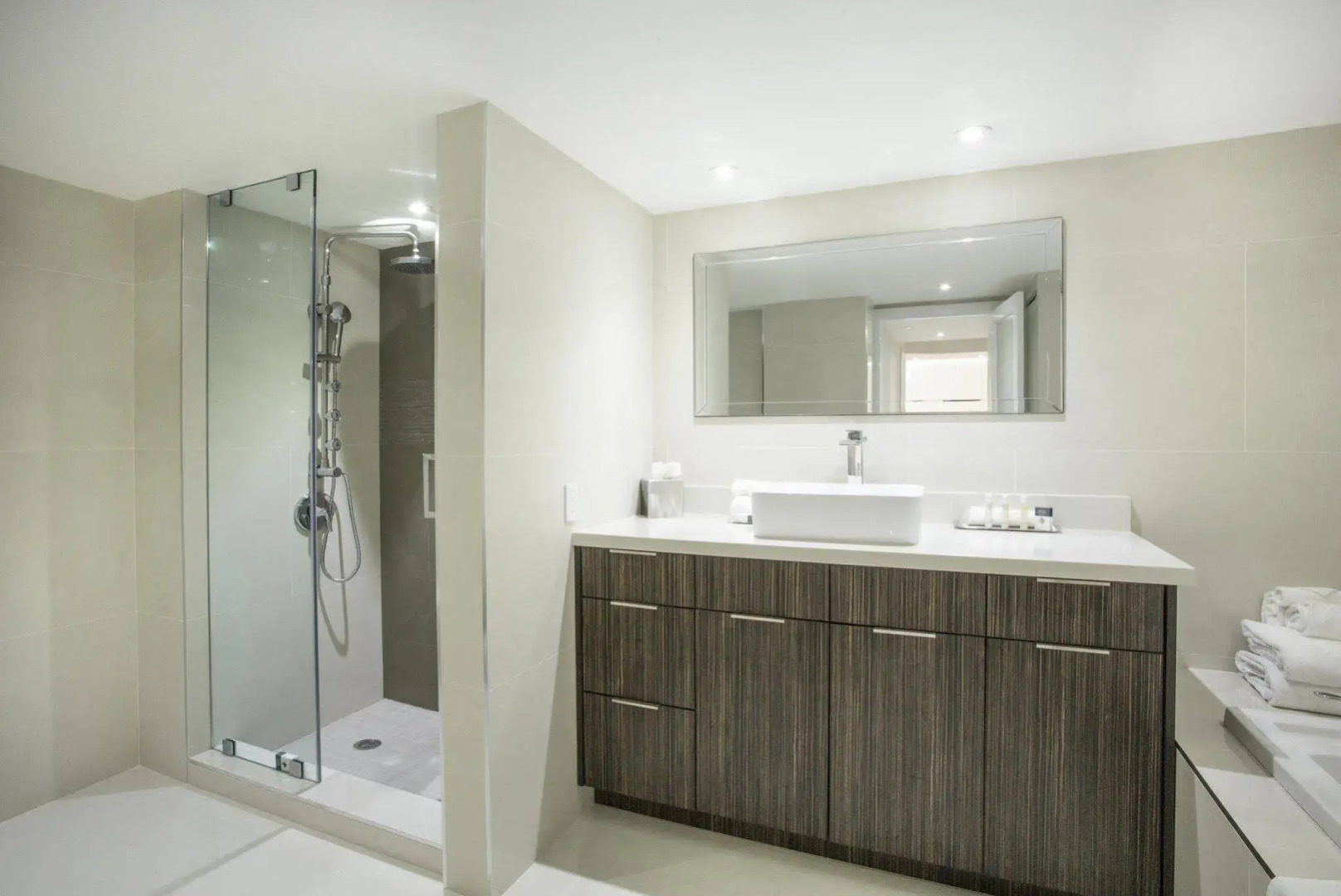 Foto - DoubleTree by Hilton Grand Hotel Biscayne Bay