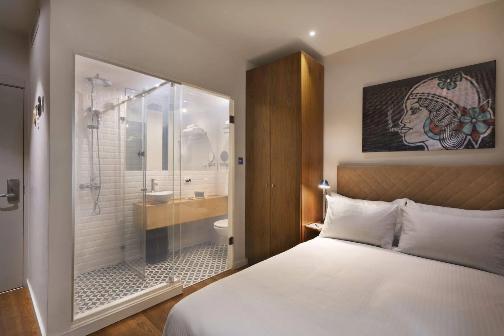 Photo - Jacob Shenkin Hotel