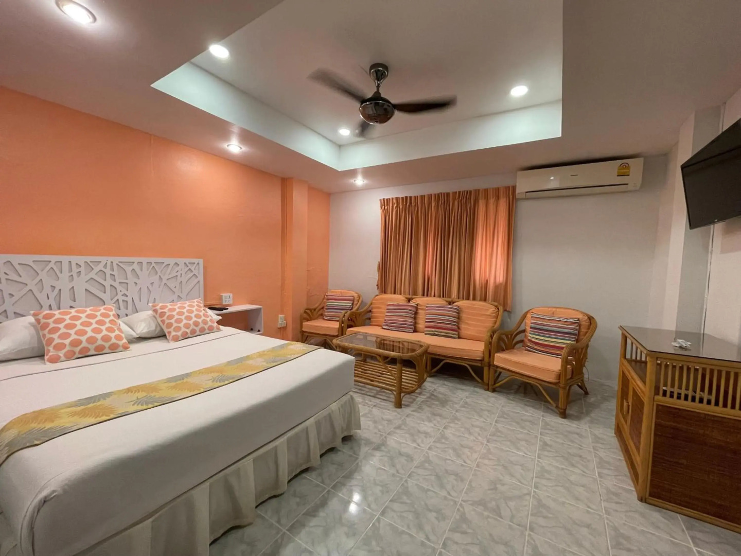 Photo - Summer Breeze Hotel