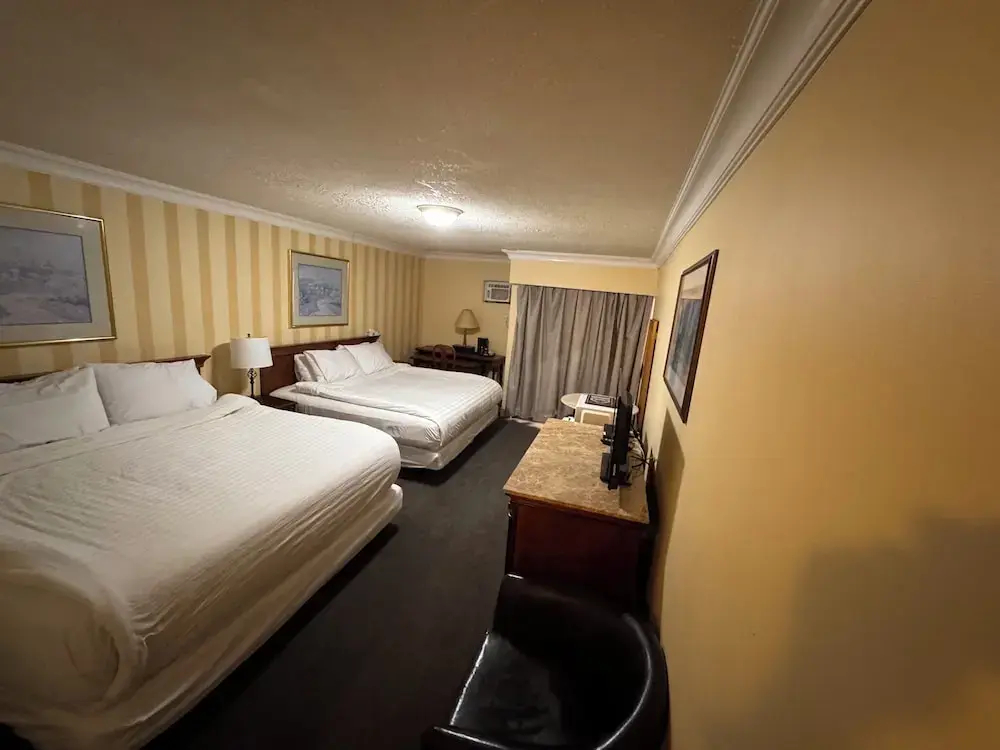 Photo - Island Travel Inn