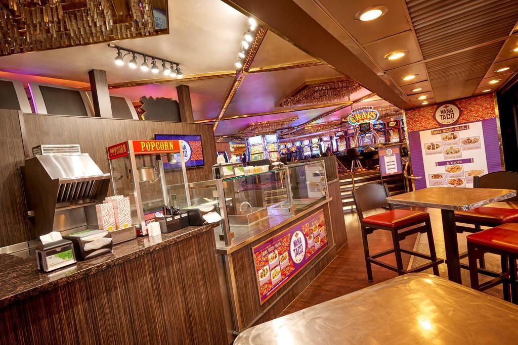 Photo - Four Queens Hotel and Casino