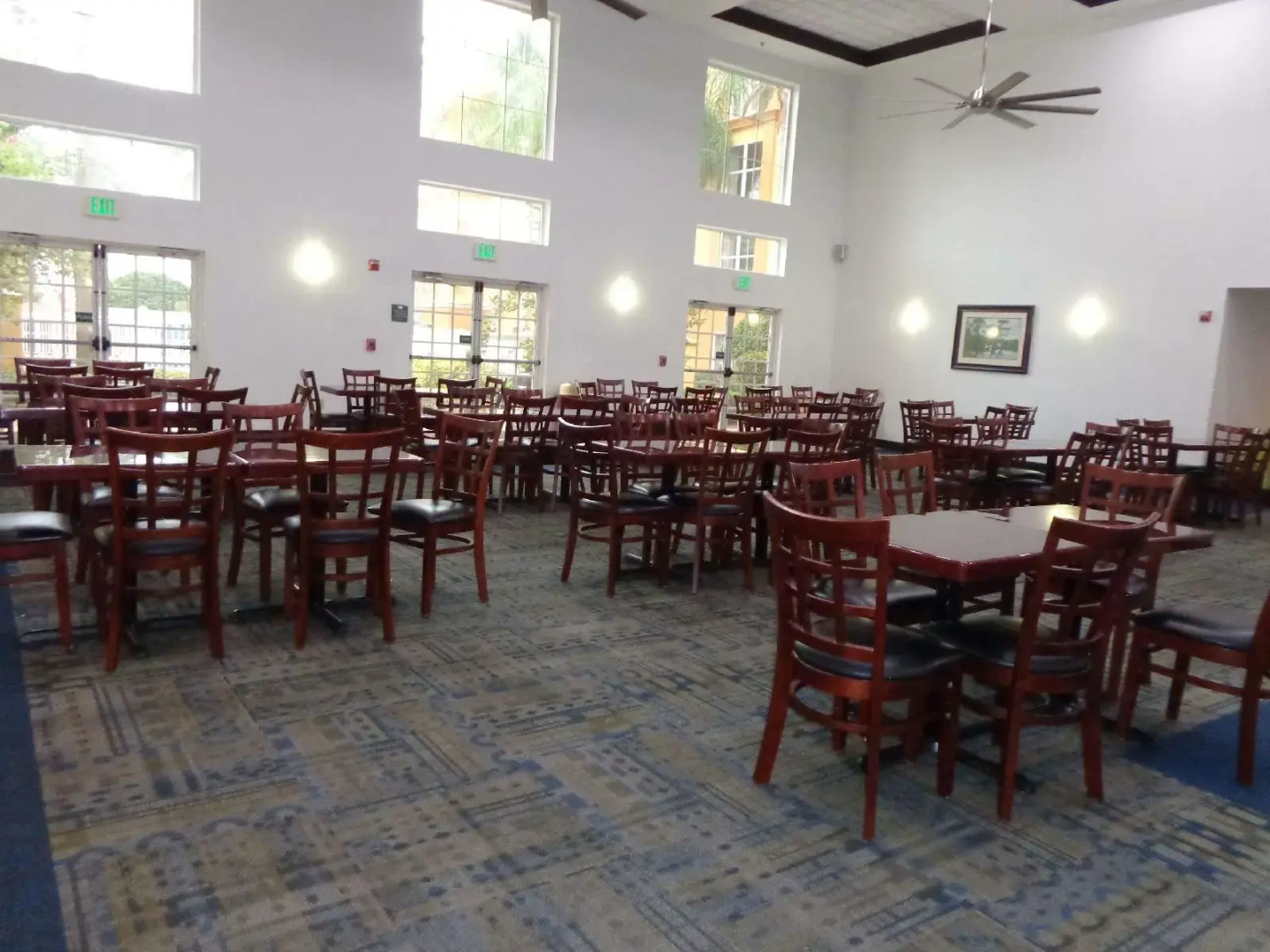Foto - SureStay Plus by Best Western Orlando Lake Buena Vista