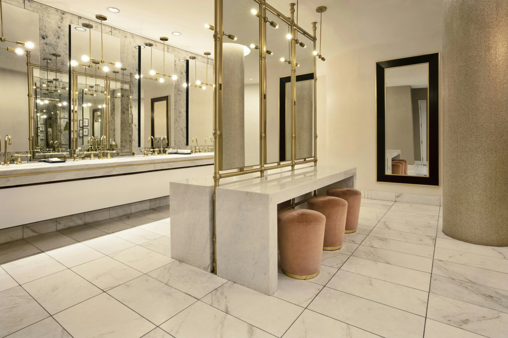Photo - The Statler Dallas Curio Collection By Hilton