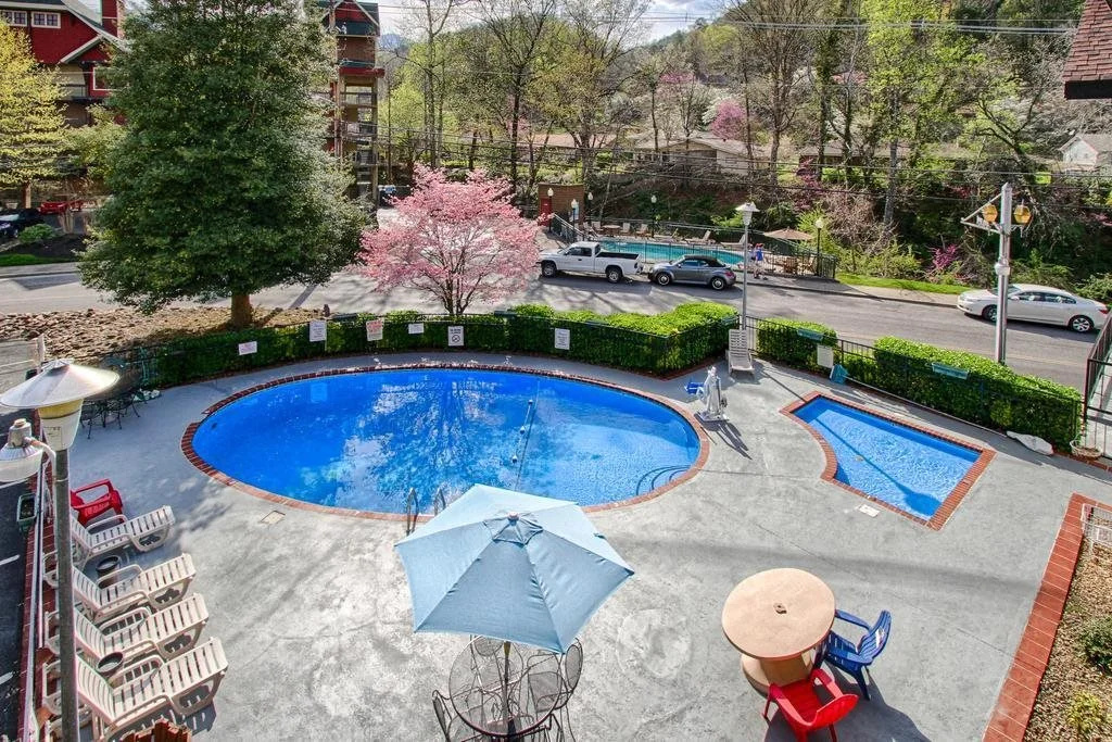 Photo - River Edge Inn