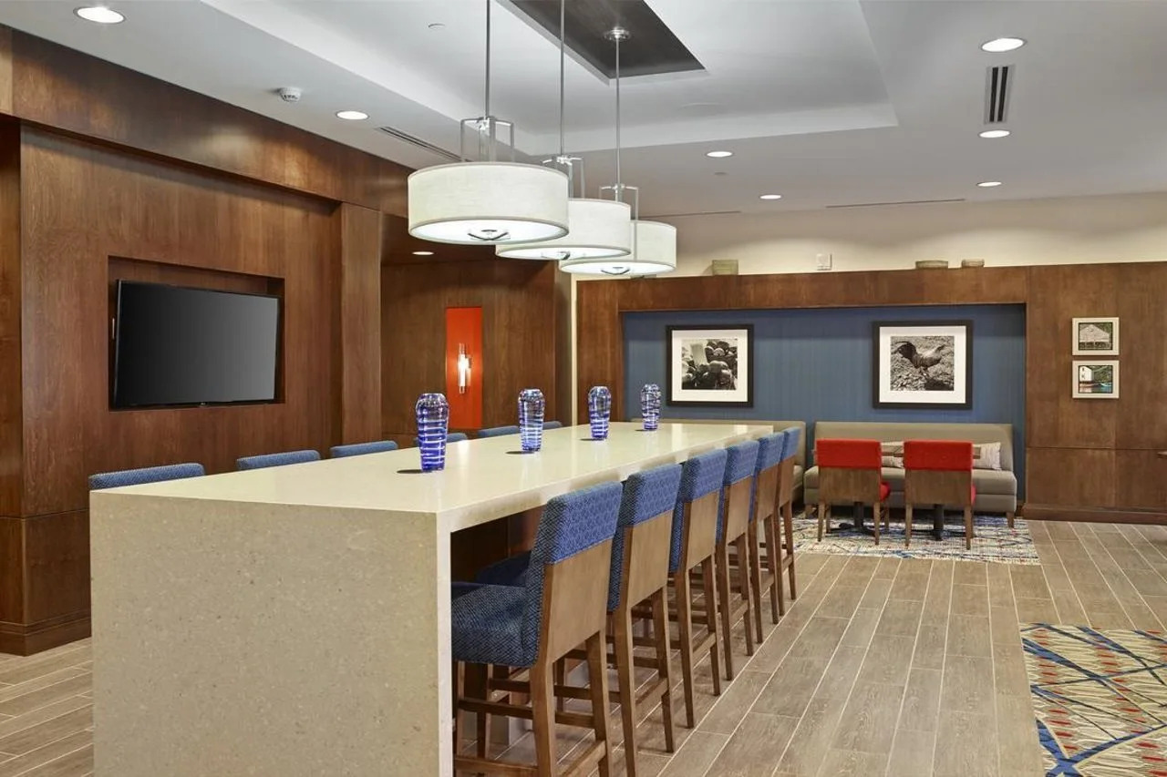 Photo - Hampton Inn by Hilton Halifax Downtown