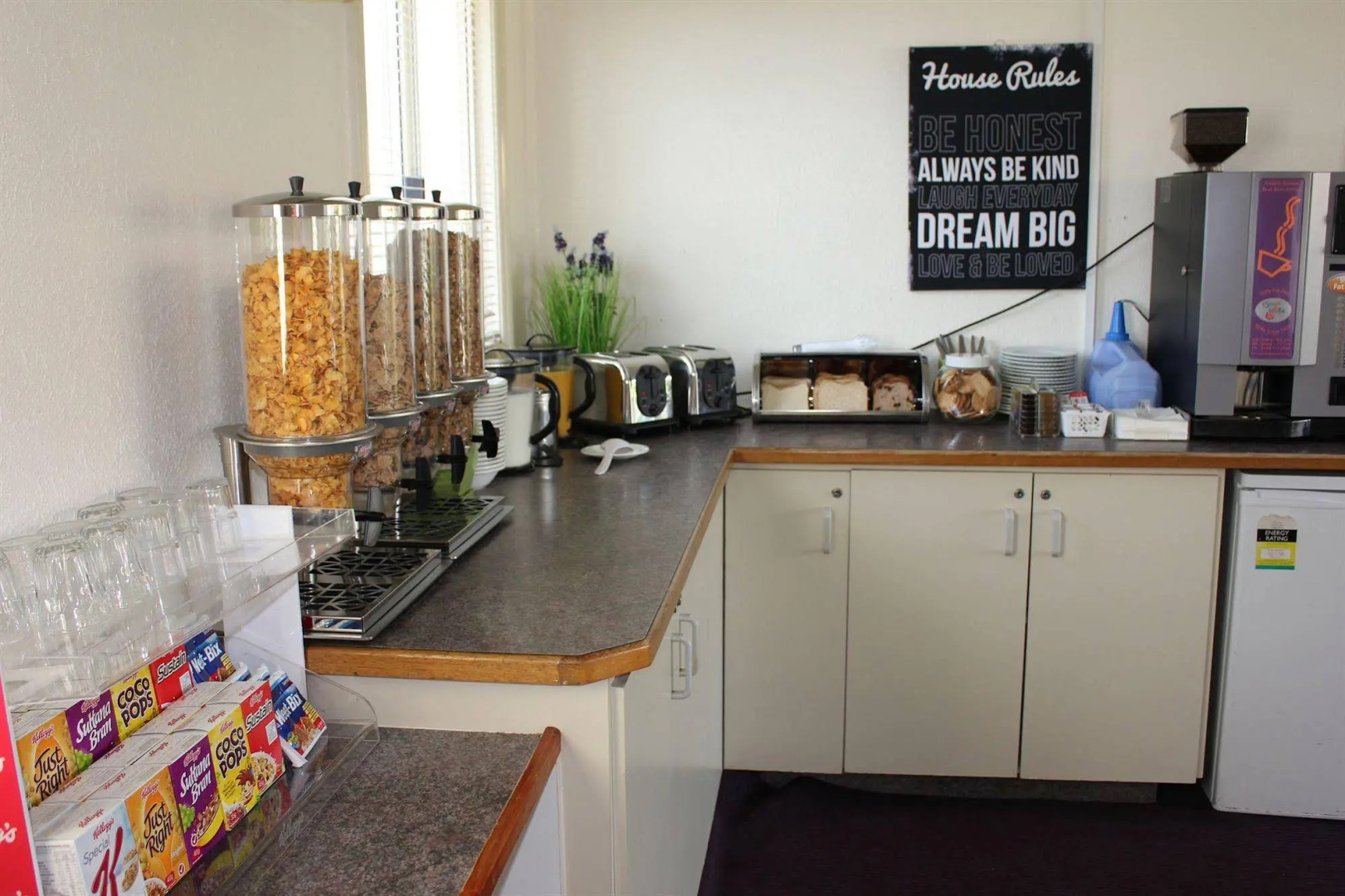 Photo - Toowong Central Motel Apartments