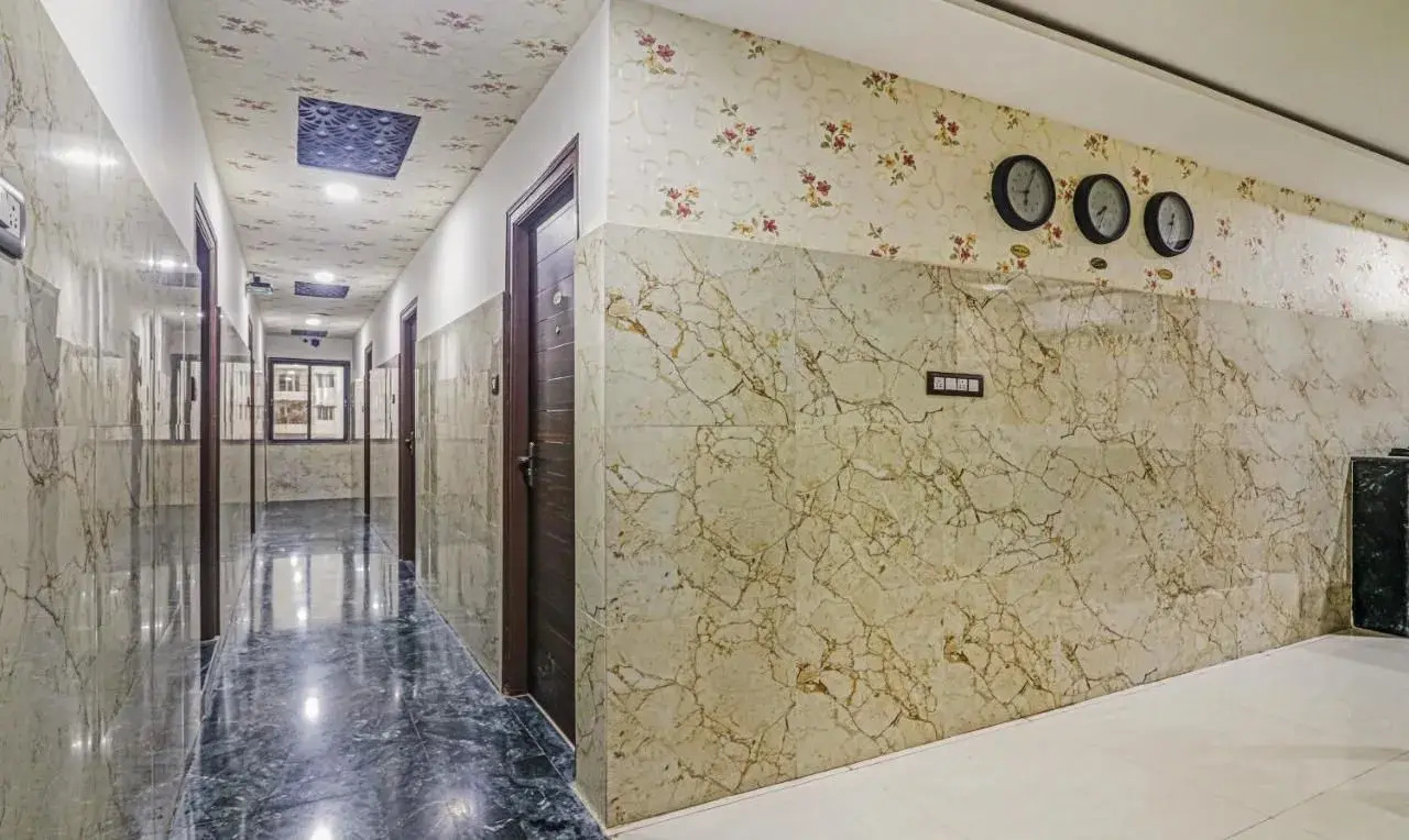Photo - Itsy Hotels J A Royal Suites Manikonda