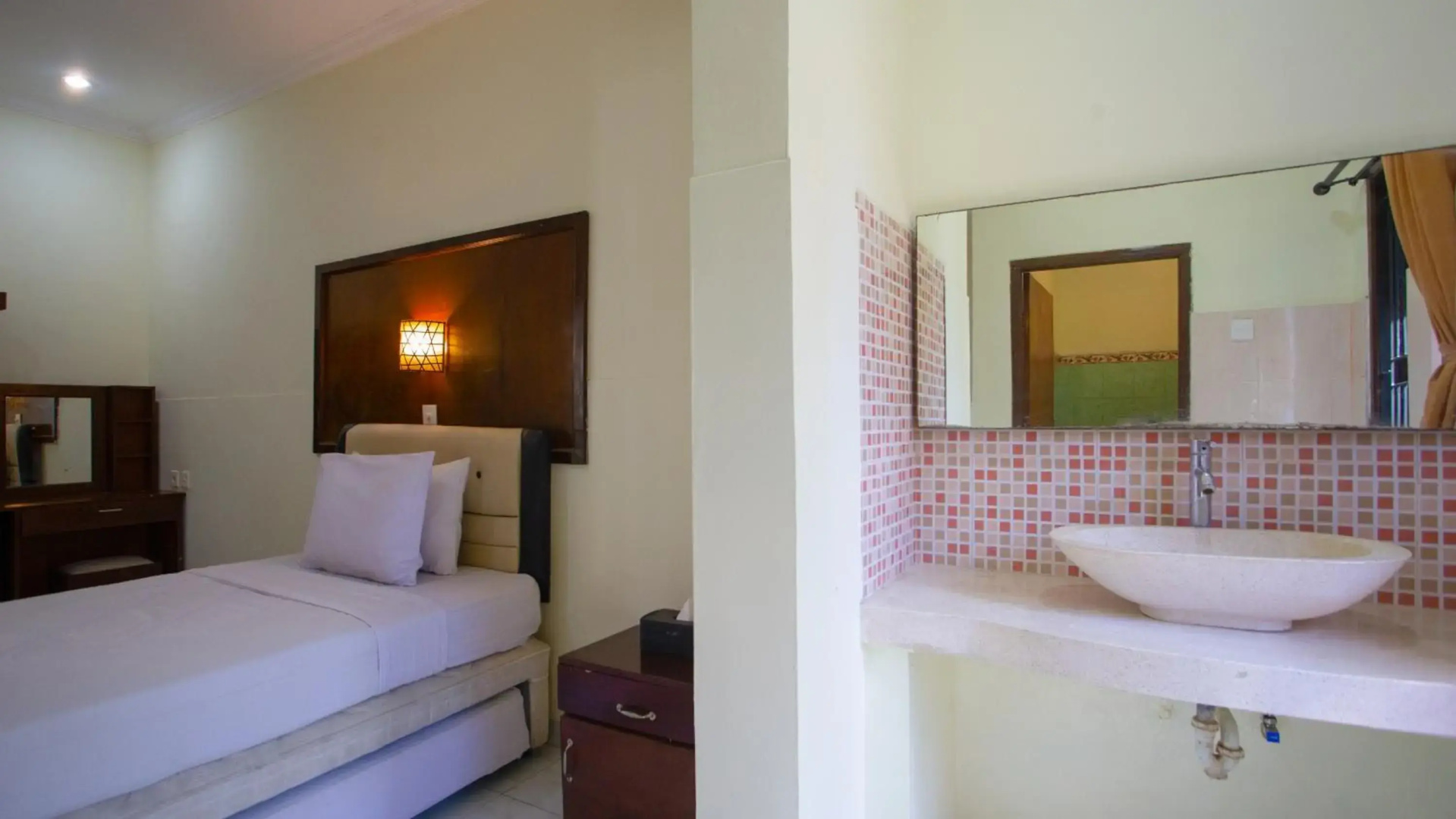 Photo - Teges Inn Kuta