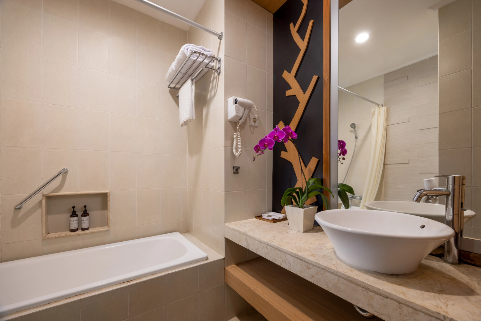 Photo - Adhi Jaya Hotel