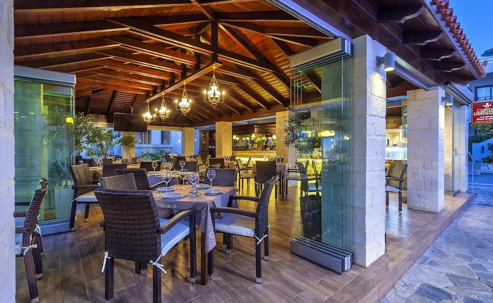 Photo - Castle Suites Hotel