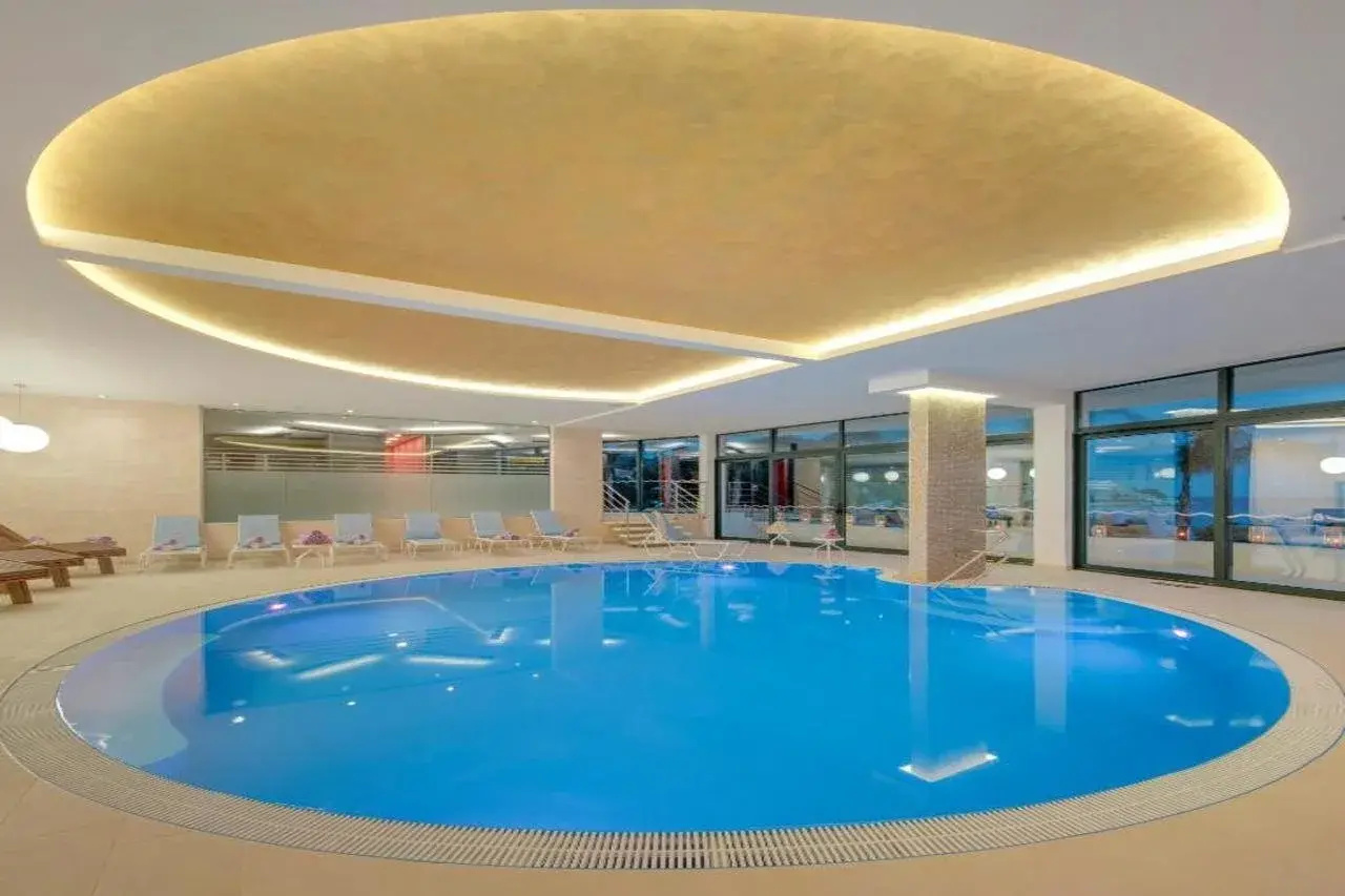 Photo - Royal Princess Hotel