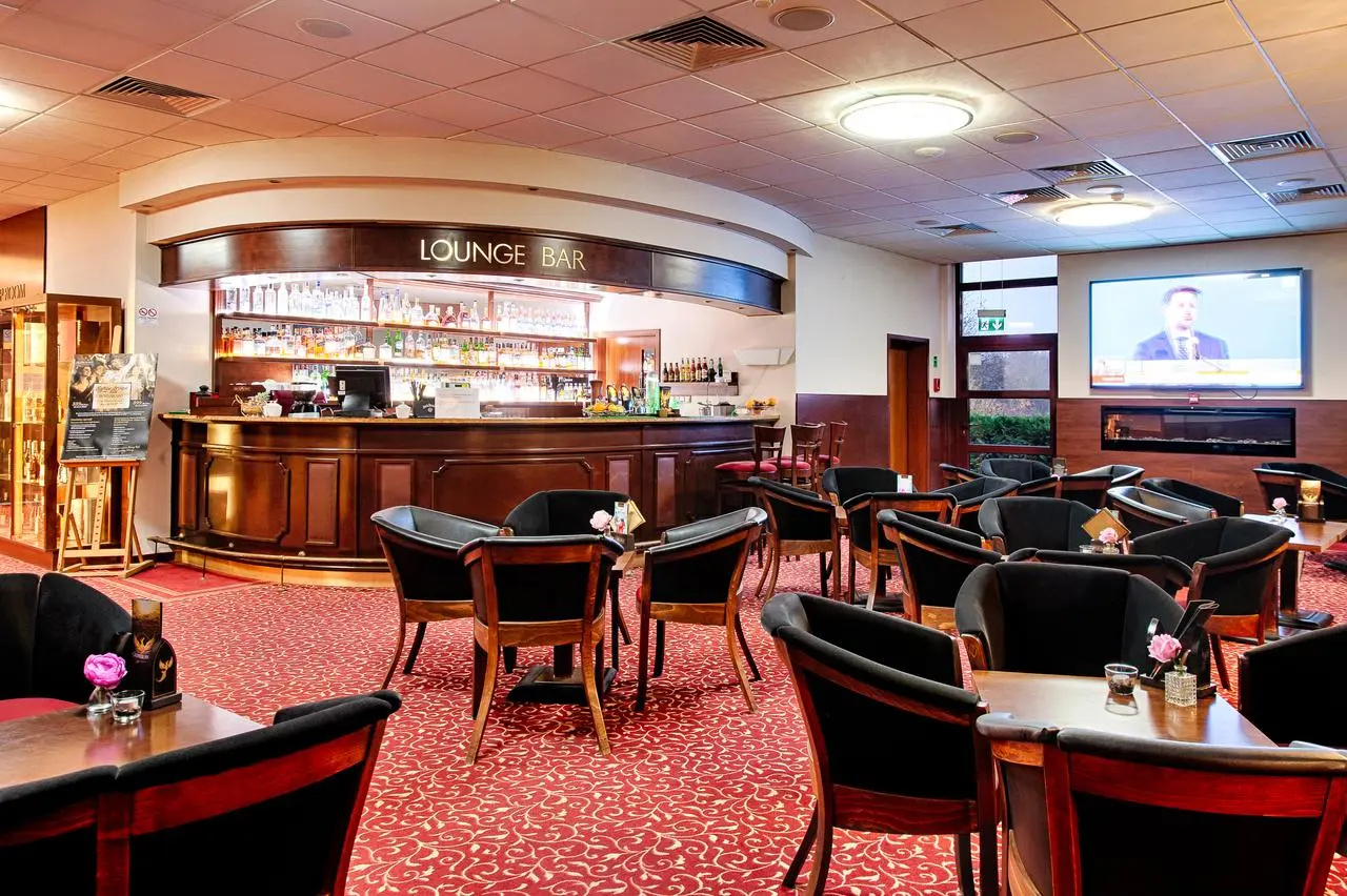 Photo - Grand Royal Hotel