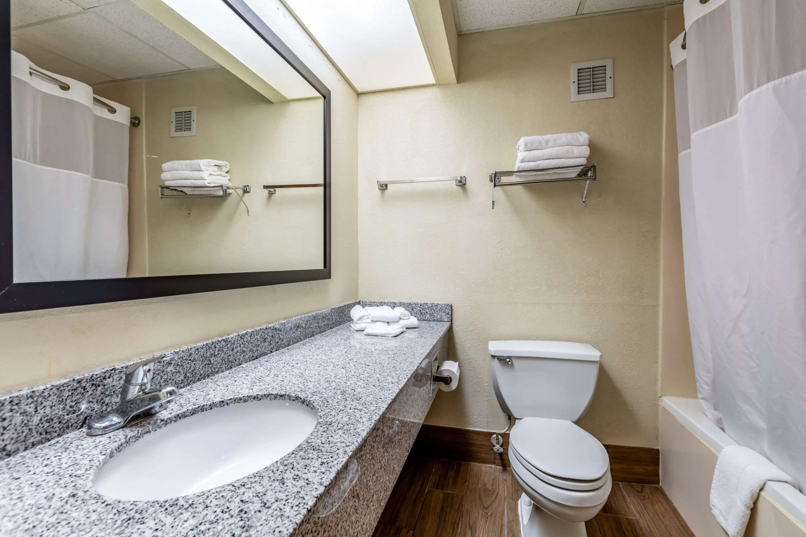 Foto - Quality Inn & Suites