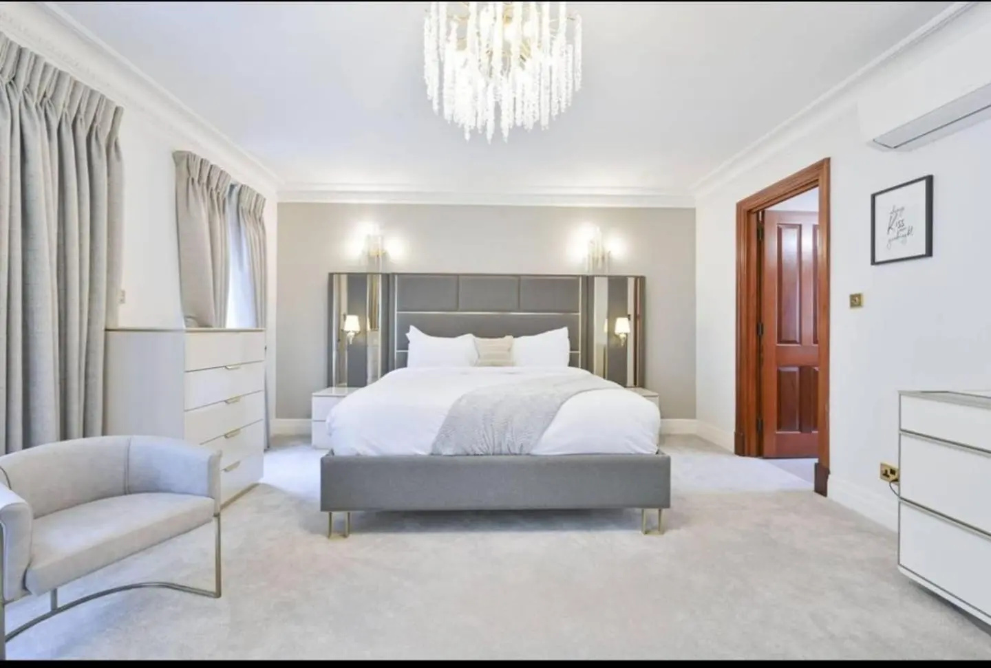 Photo - Carlton Court - Mayfair