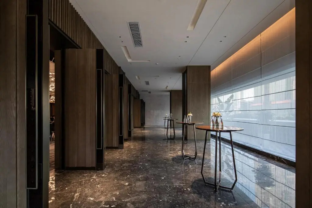 Photo - Imperial Traders Elong Hotel