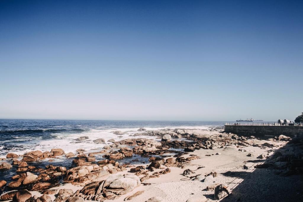Photo - The Bantry Bay Aparthotel by Totalstay