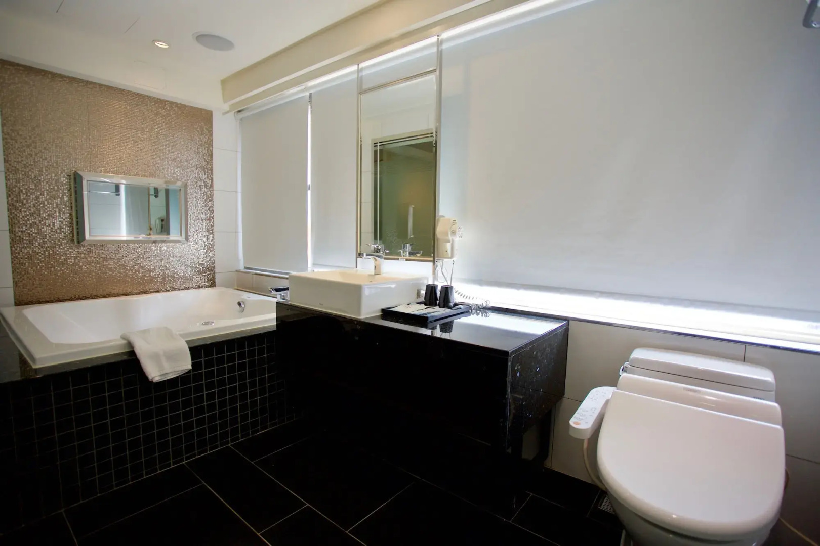 Photo - V-one Vogue Hotel