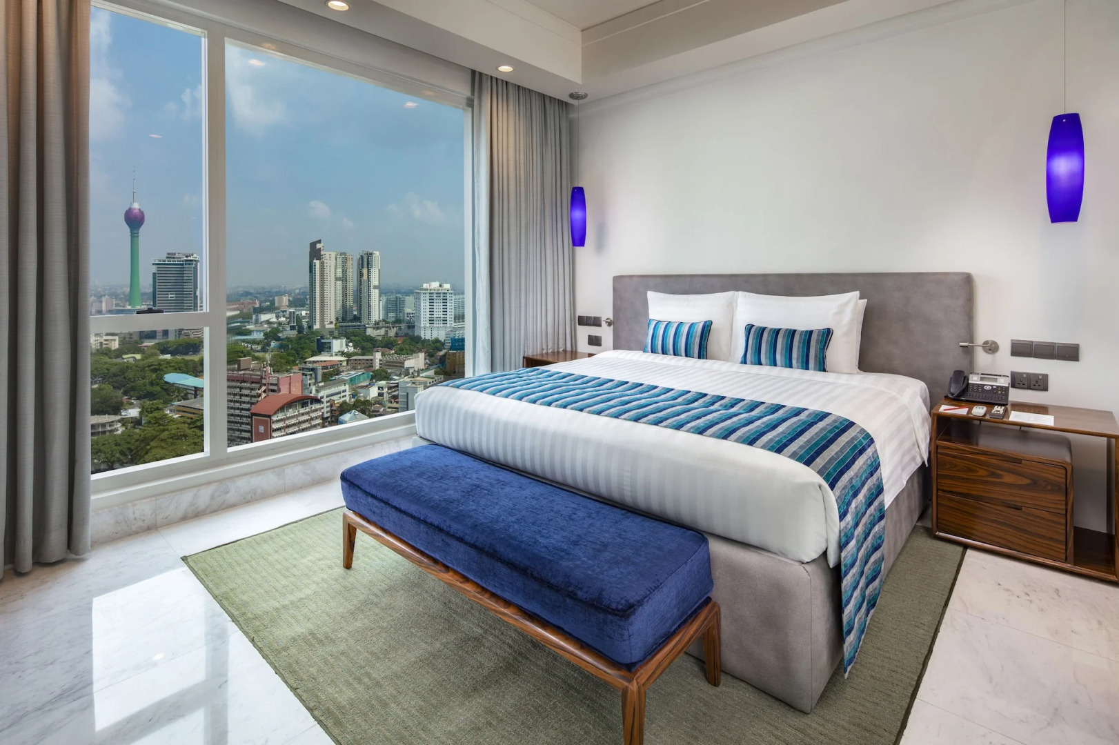 Foto - Cinnamon Red Colombo